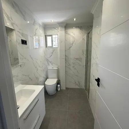 Bella Marbellabanus *